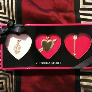 Victoria's secret 3 piece chain